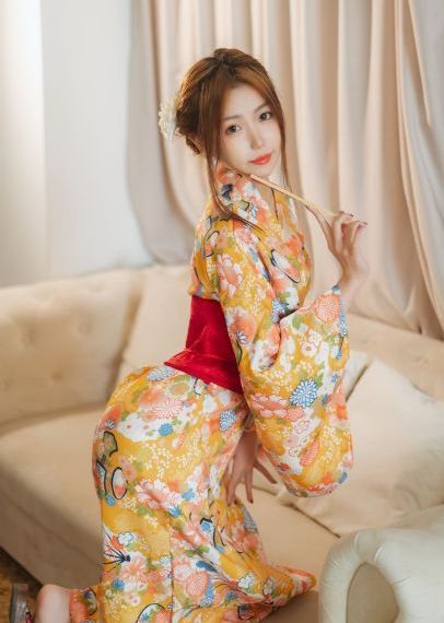 闪耀的她