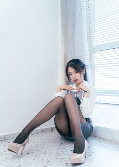 短剧玫瑰陷落第二季